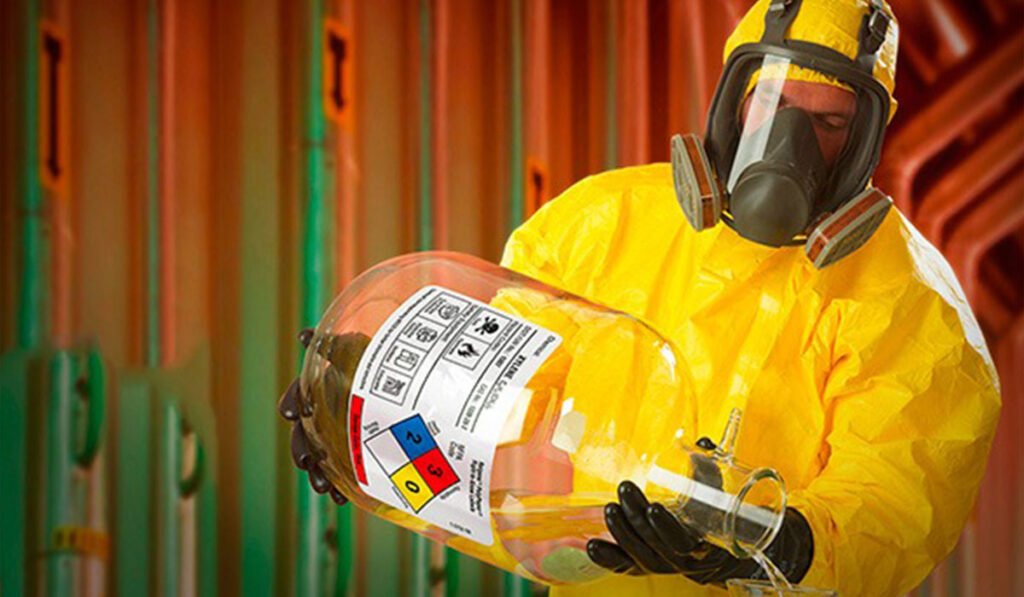 Capacitación en manejo de sustancias químicas peligrosas sector industrial